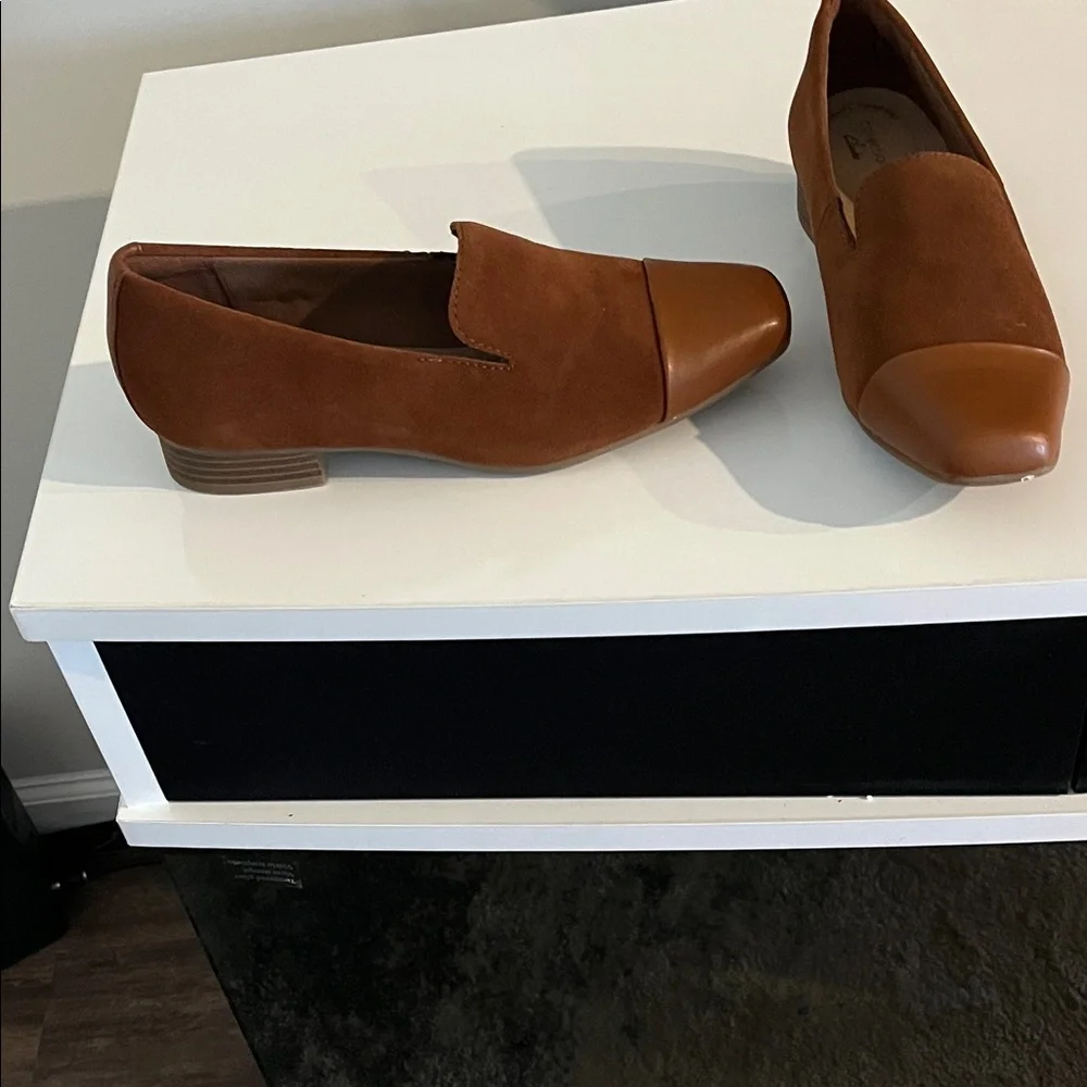 Clarks Women’s Brown‎ Suede and Leather Loafers Size 8